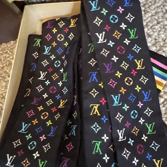 Louis Vuitton 2 Multicolor Bandeaus - Picture 7 of 8
